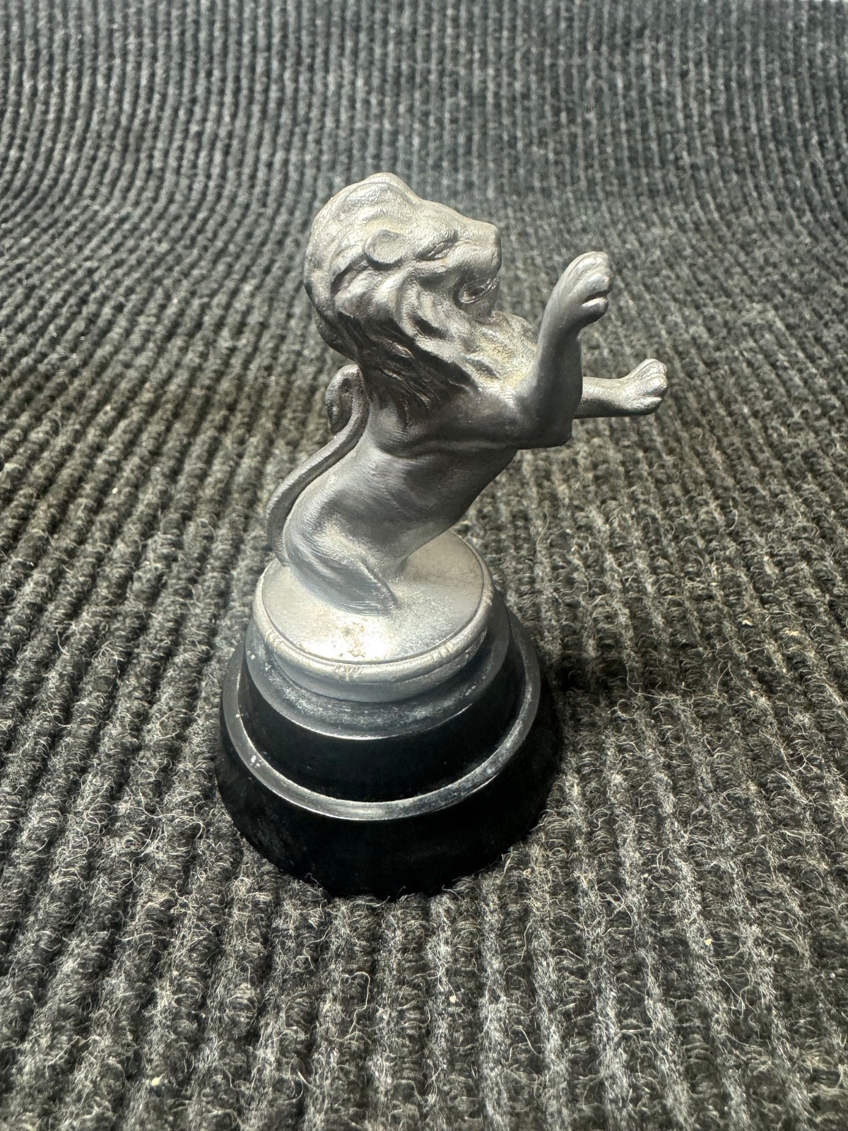 Vintage Franklin 1925 Business Week 1981 Lion Hood Ornament