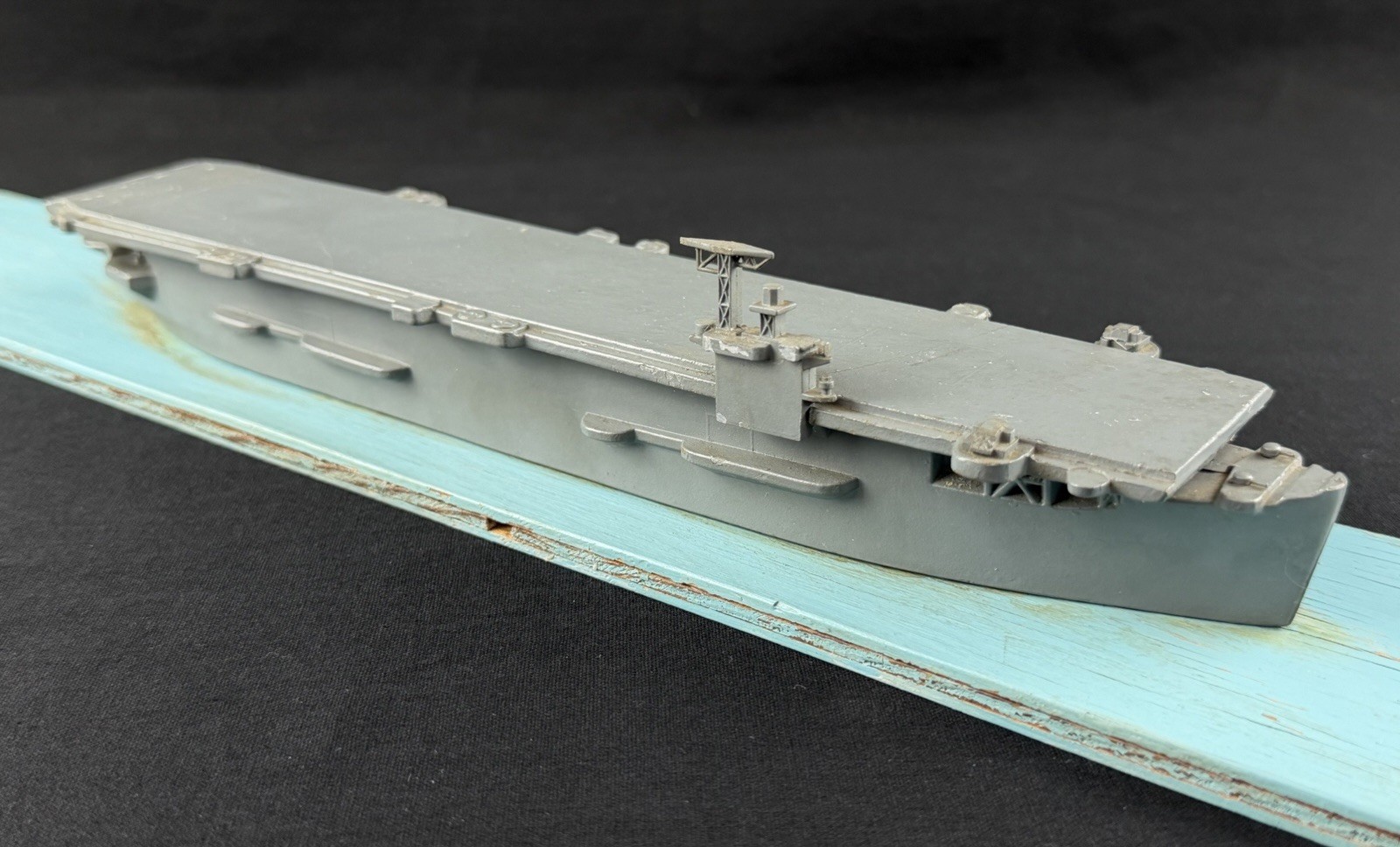 Framburg 1:500 WWII British Aircraft Carrier Battler - ID Recognition Ship 8-44’