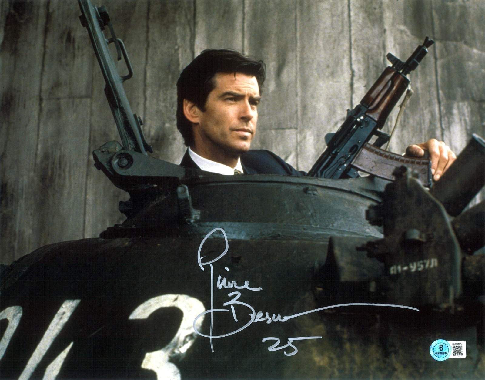 Pierce Brosnan Signed Autograph James Bond 11x14 Photo Beckett BAS 007
