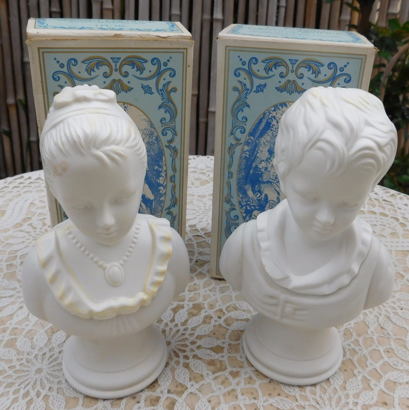 Vintage Avon SONNET Cologne Box 18th Century Classic Figurine Young Girl Boy Vintage Avon SONNET Cologne Box 18th Century Classic Figurine Young Girl Boy