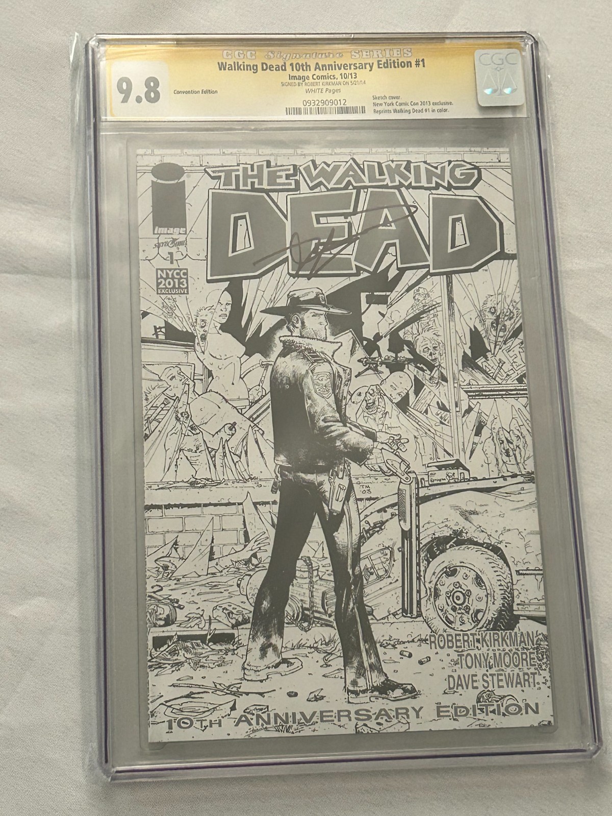 The Walking Dead #1 10th Anniversary Image Comics CGC 9.8 NYCC Signed comic