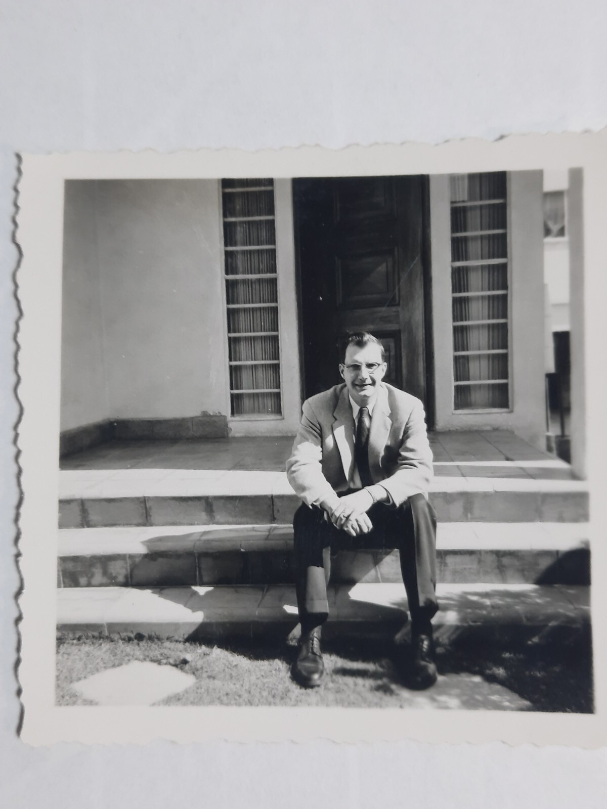 Vintage 1950s B&W Snapshot Photo  2 1/4\