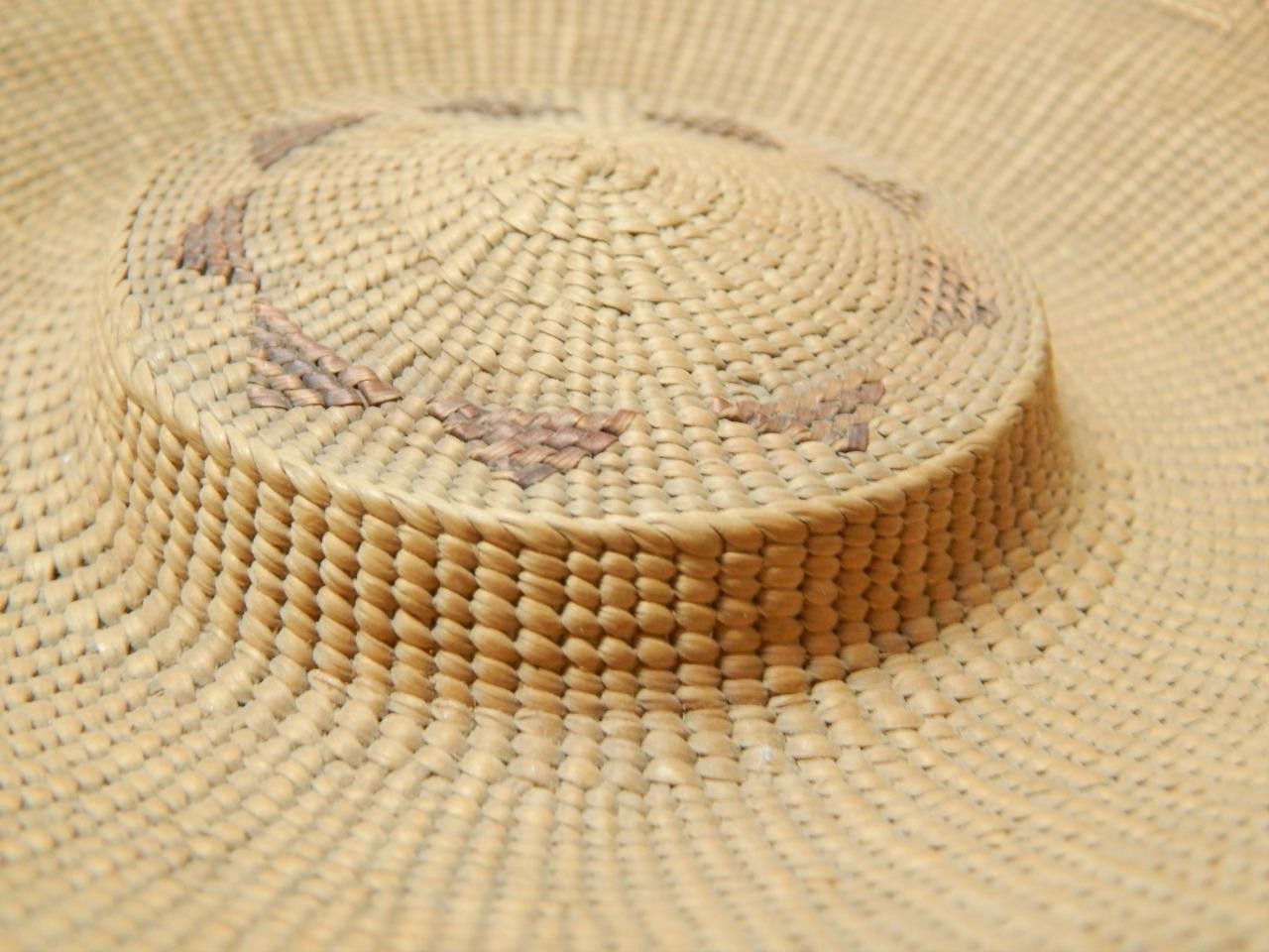 ANTIQUE LARGE TLINGIT RATTLE TOP BASKET -NW COAST ALASKA INDIAN - REAL PRETTY 