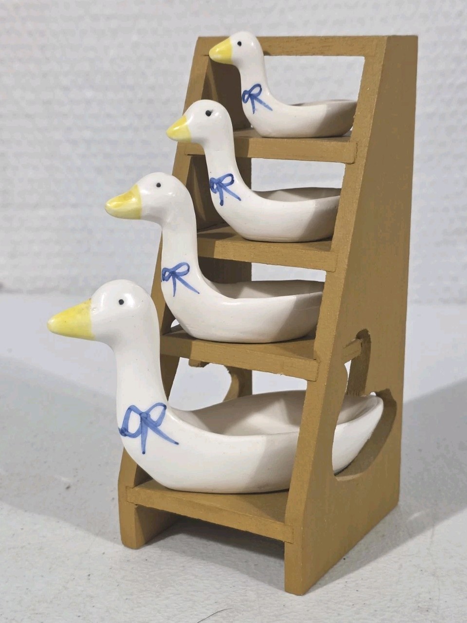 VTG Ceramic Goose Measuring Spoon Set of 4 Wooden Display Rack Kitchen Decor
