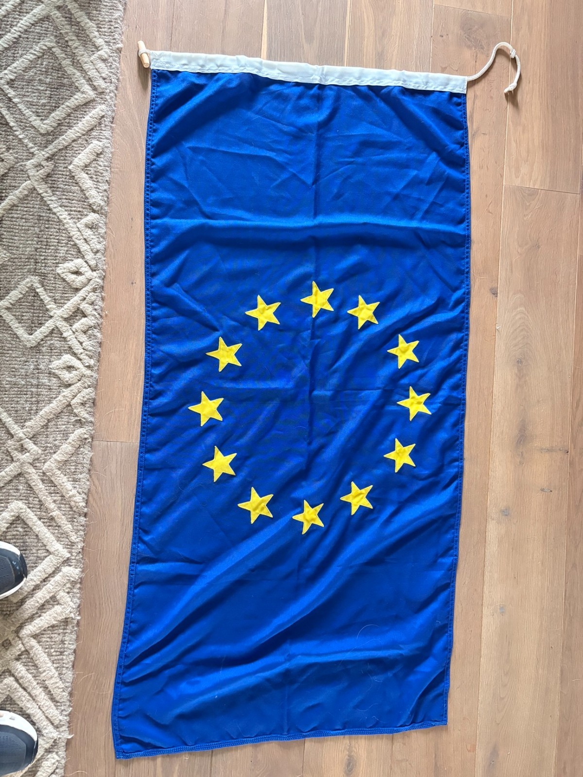 Vintage European Union Flag 54 x 28 Appliqué Stars Sleeve Toggle Rope England