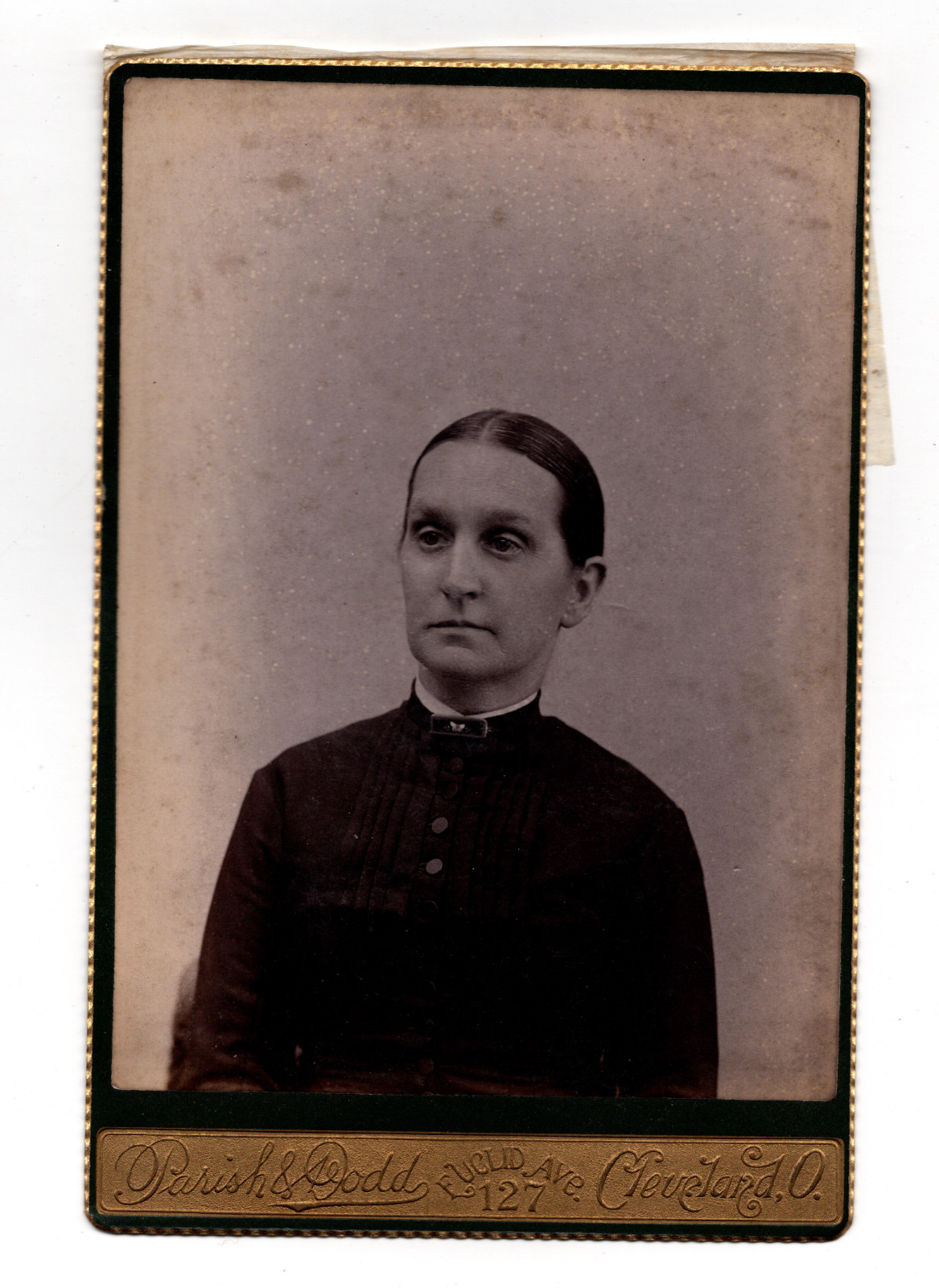 CIRCA 1880s CABINET CARD PARISH & DODD OLDER LADY IN BLACK DRESS CLEVELAND OHIO