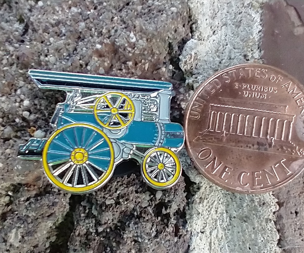 Russell Steam Tractor Railway railroad rail road train Hat Pin Tie Tack Russell Steam Tractor Railway railroad rail road train Hat Pin Tie Tack