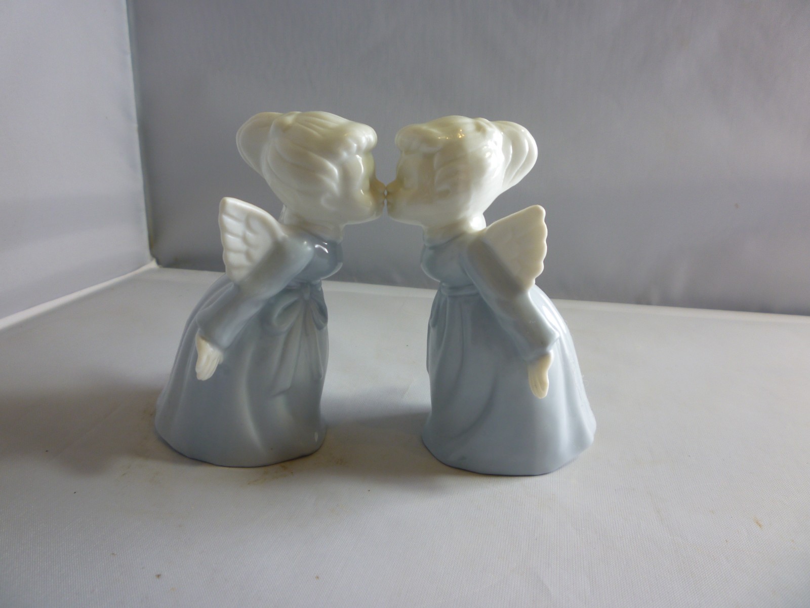 Set of Two Kissing Angels from Lefton - Vintage Ceramic 3.5