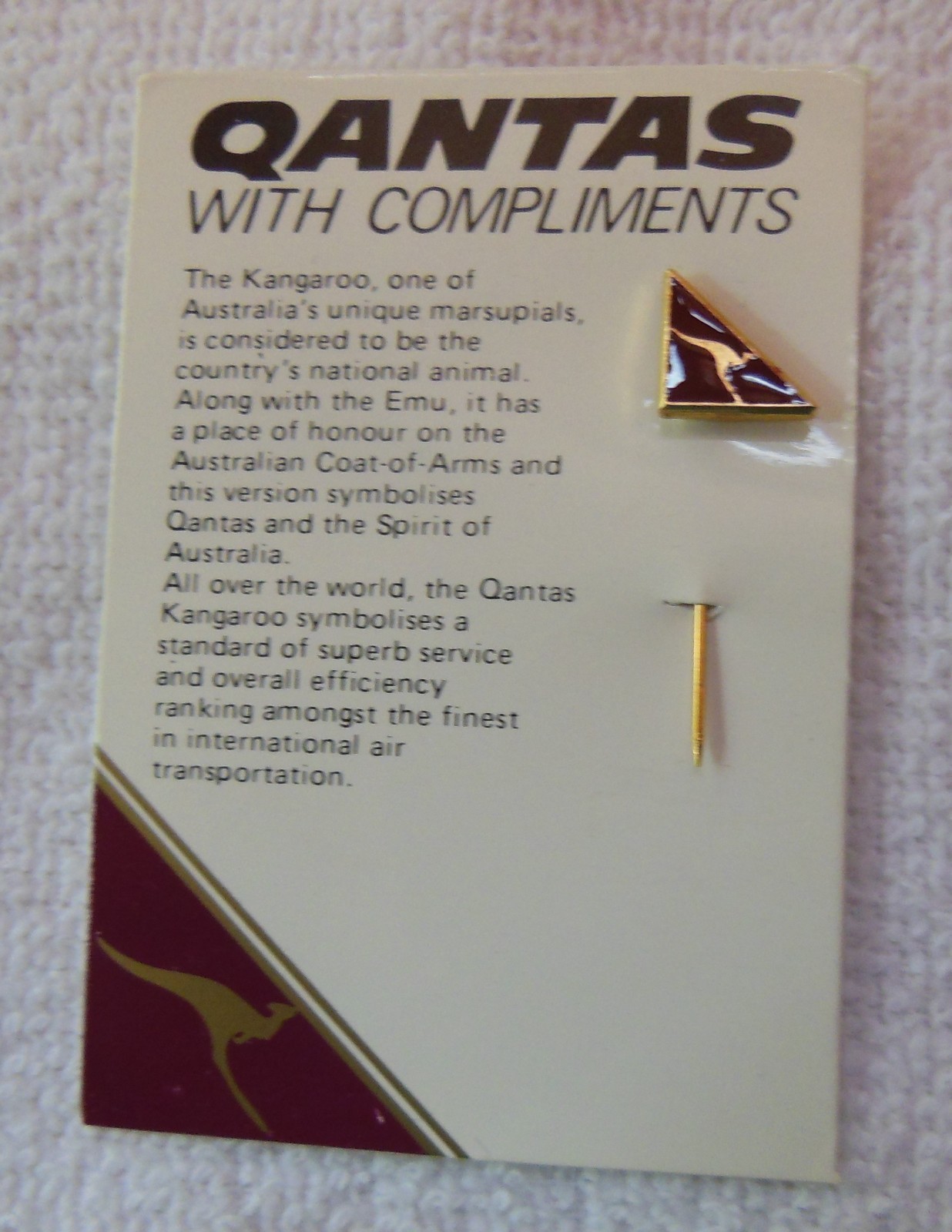 QANTAS AIRLINES Logo Stick Pin New on Card