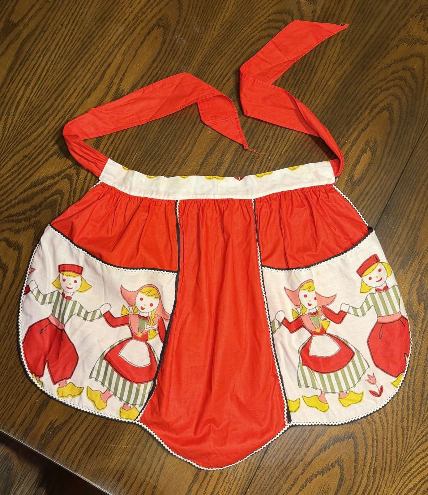 Vintage Half Apron 2 Pockets Dutch Children Red White Green READ