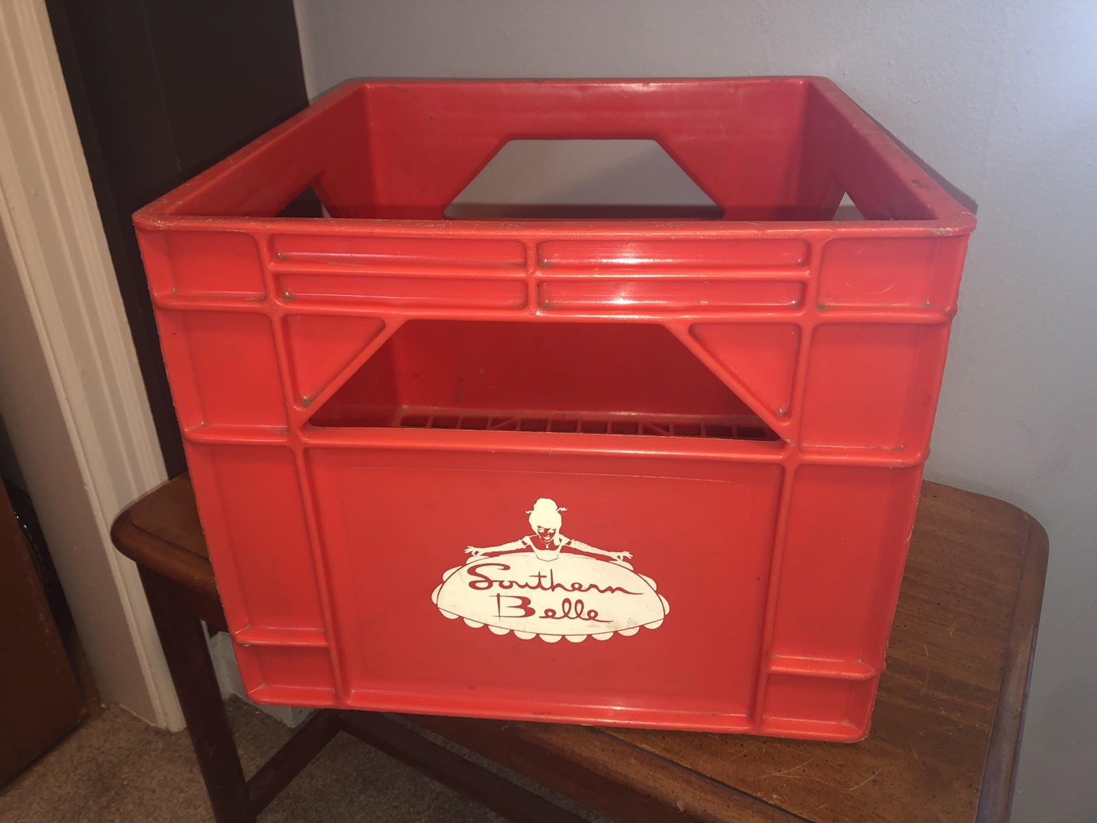 Vintage 1970\'s SOUTHERN BELLE Farm Red Dairy Milk Crate 13X13X11