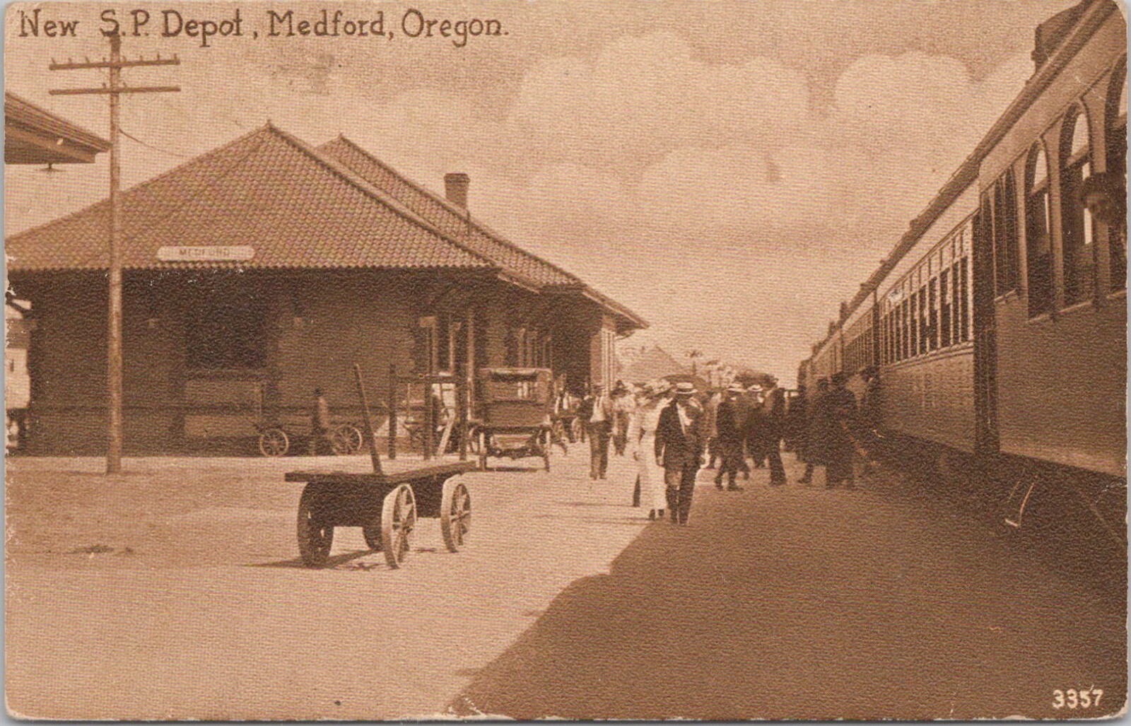 Lithograph Medford Oregon Busy Scene at Southern Pacific Railroad Depot 1913
