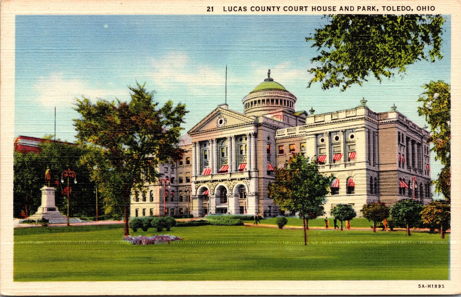 Lucas County Court House and Park Toledo Ohio Linen Postcard 21 Vintage