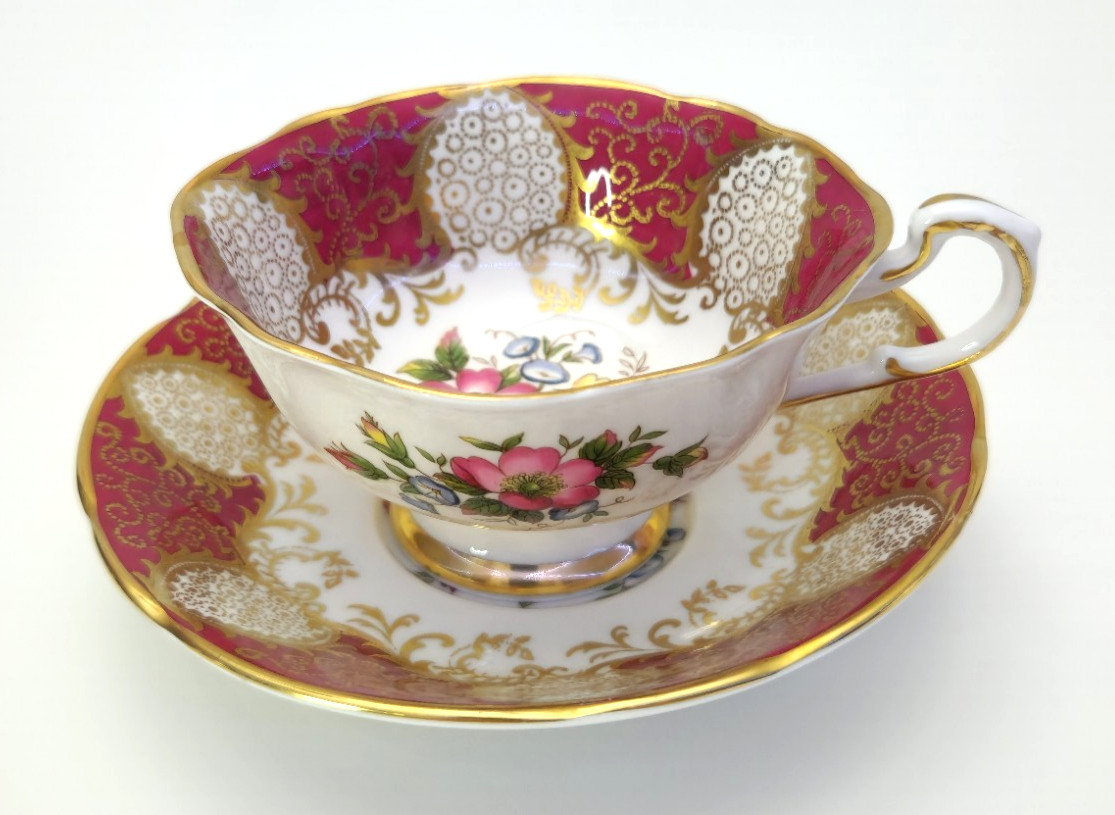 Vtg Paragon Fine Bone China Teacup & Saucer Burgundy/Gold Lace & Floral Bouquet