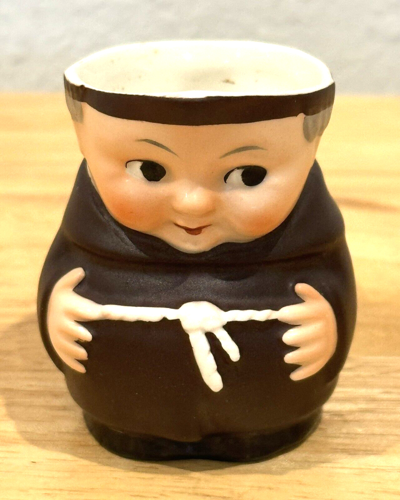VINTAGE RARE GOEBEL MONK FRIAR CARDINAL CERAMIC CREAMER S141 2/0 WEST GERMANY VINTAGE RARE GOEBEL MONK FRIAR CARDINAL CERAMIC CREAMER S141 2/0 WEST GERMANY