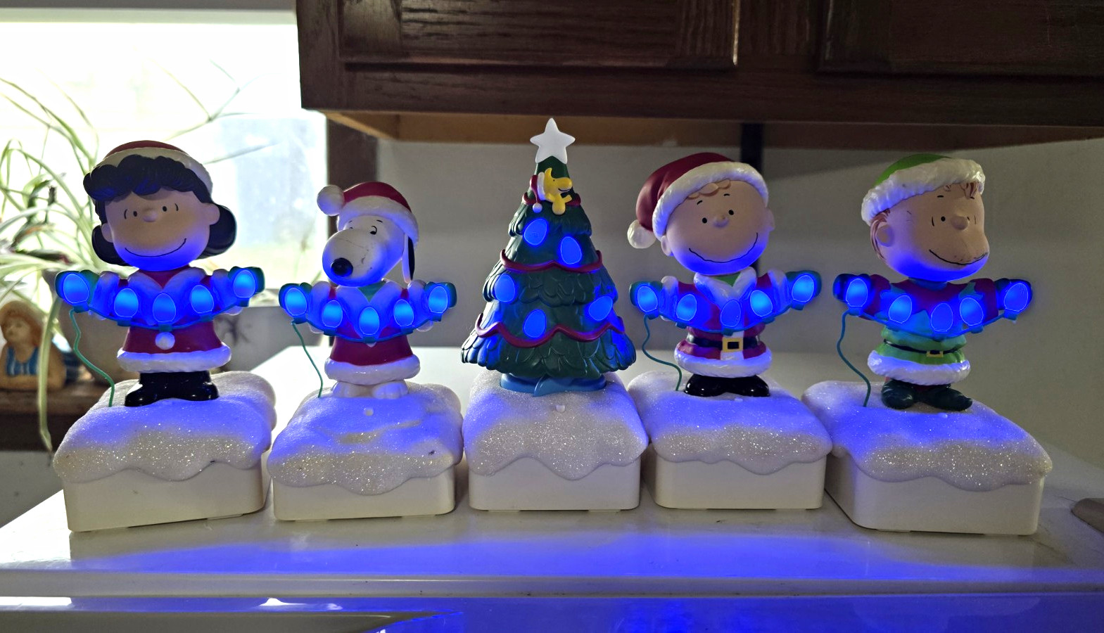 Hallmark Peanuts Gang Christmas Light Show Complete Set Of 5. 2015 