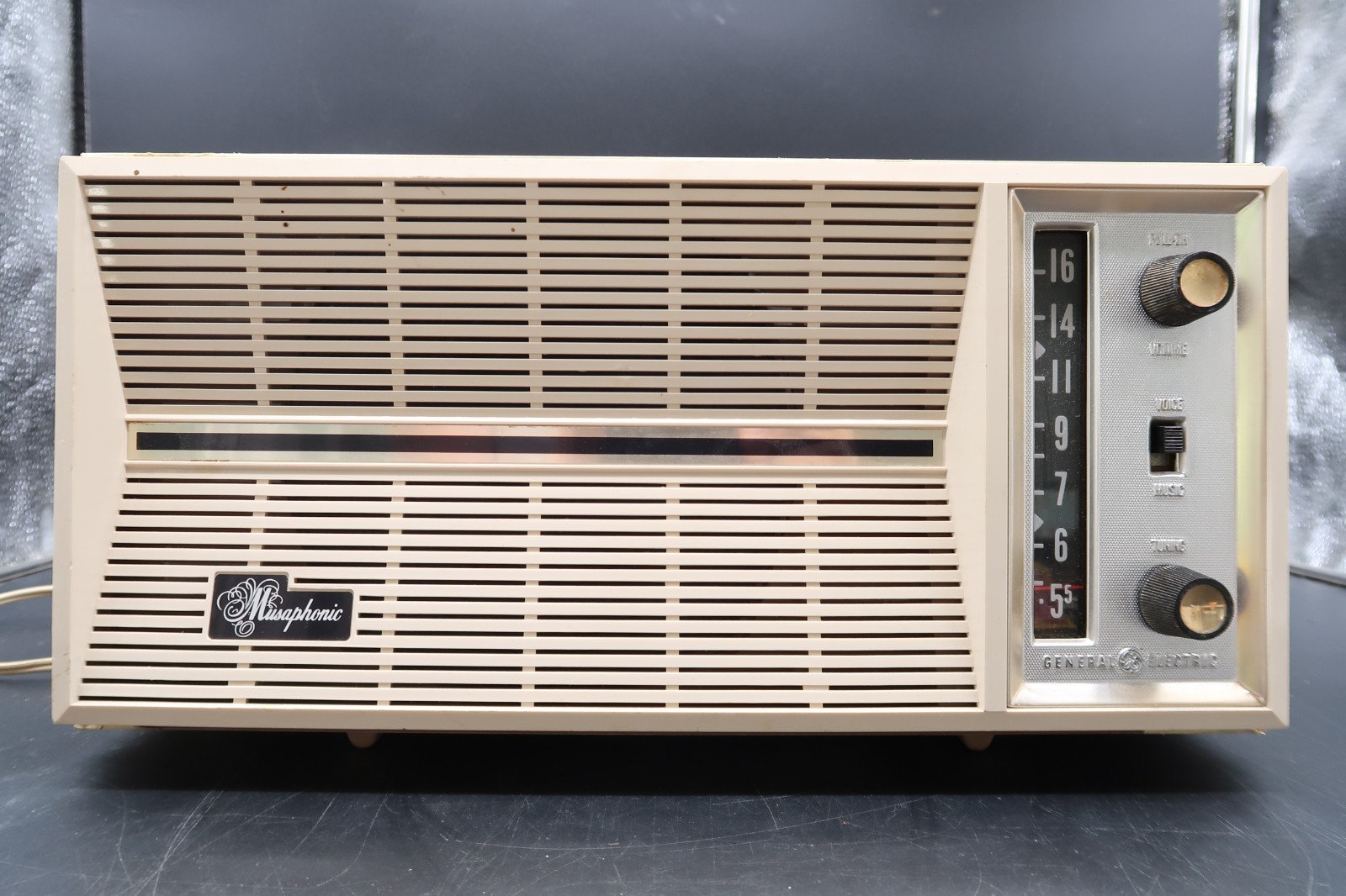 Vtg GE Musaphonic AM Tube Radio T155A T156A Mid Century Modern Plastic MCM