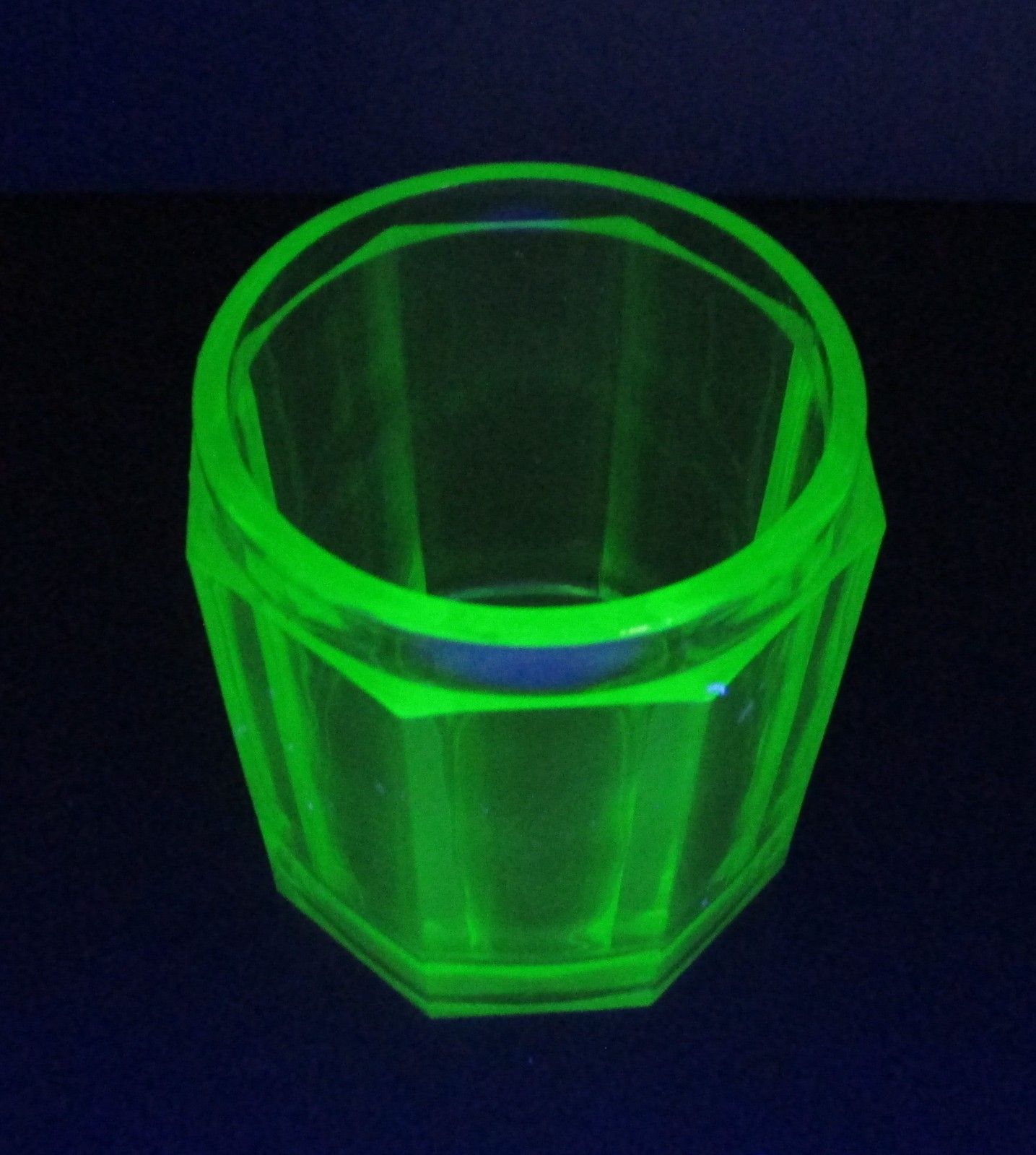 Antique Green Uranium Glass Octagon Jar Humidore Dresser Box
