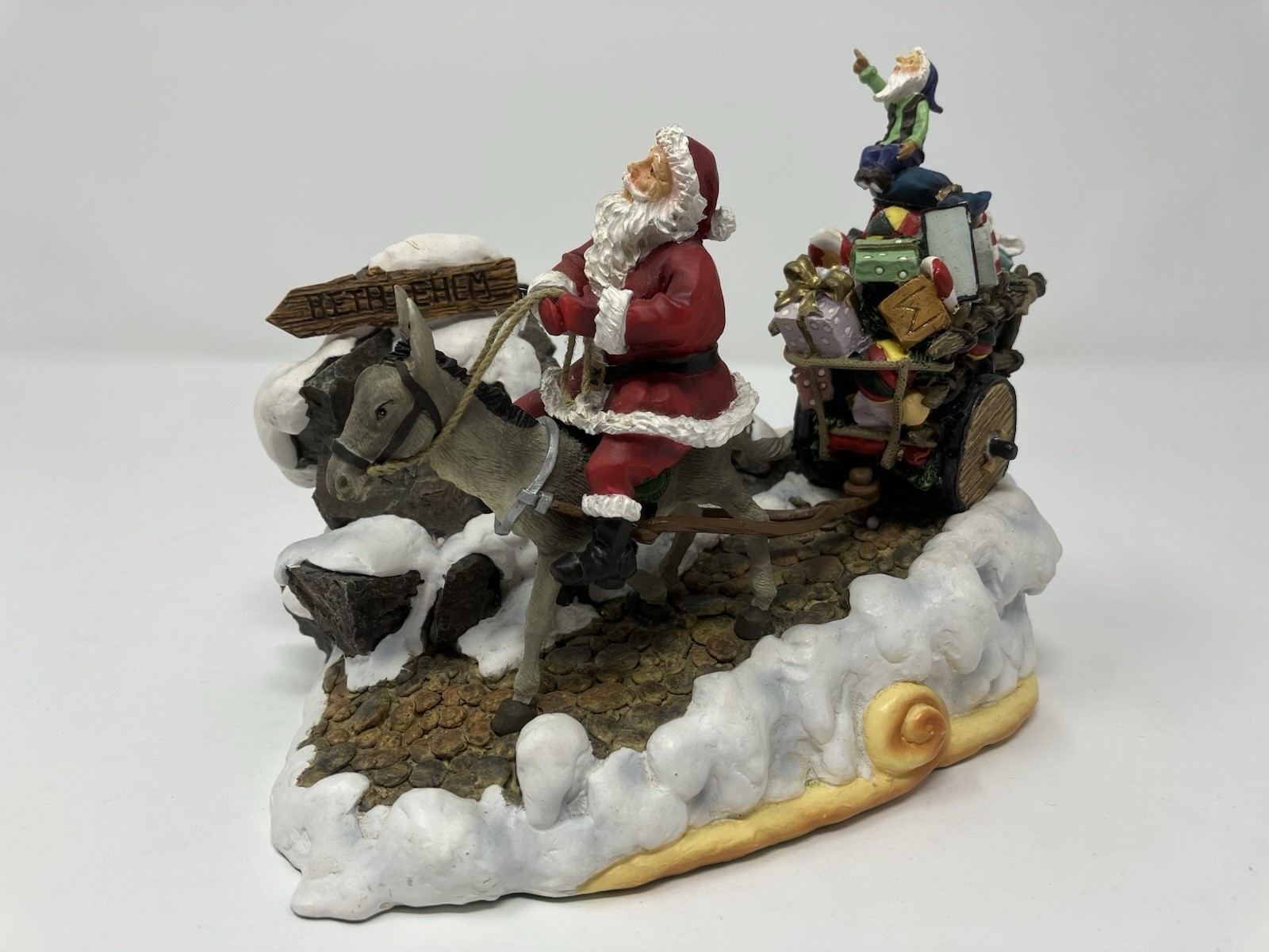 Rare Maruri Santa’s World Travels Christmas in Bethlehem 2001 Figurine LE