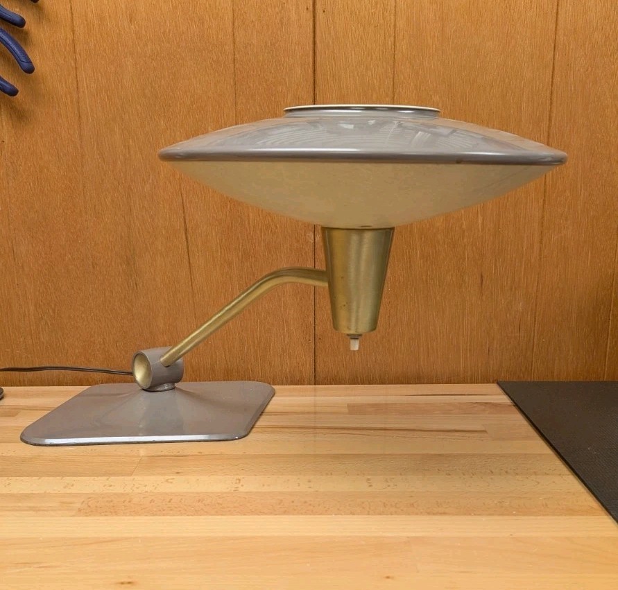Dazor Vintage UFO Table Lamp Flying Saucer UFO Model 2056, Full-Function