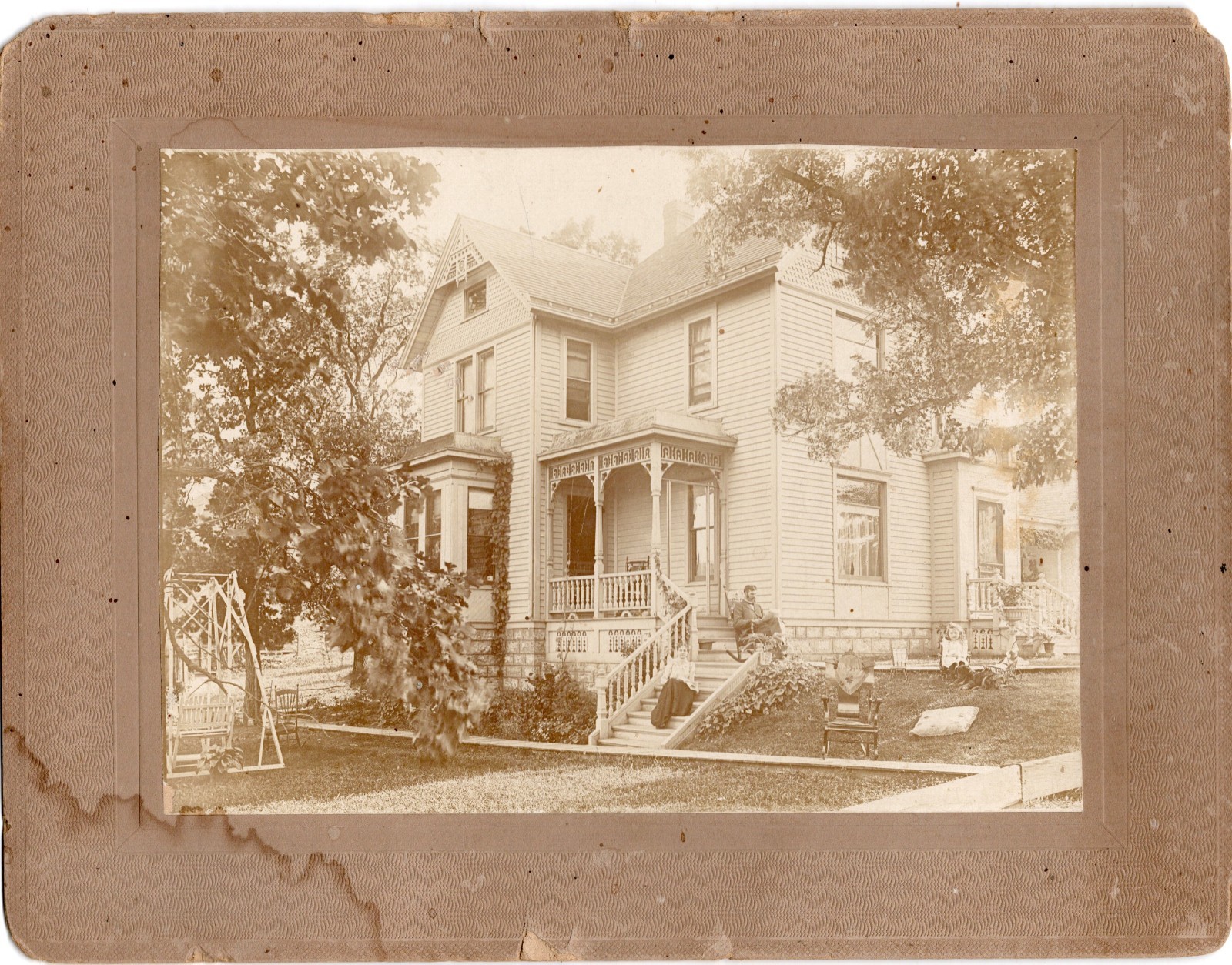 Rockford Iowa Victorian House Family Snapshot 1890s Antique Cabinet Card Photo