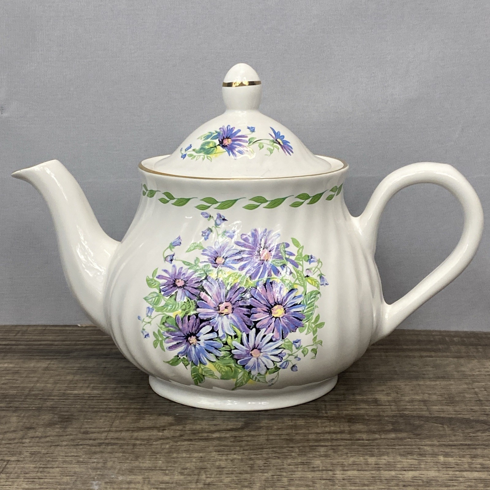 RARE VTG Arthur Wood Staffordshire England Floral Teapot 6721 Gold Trim Fluted