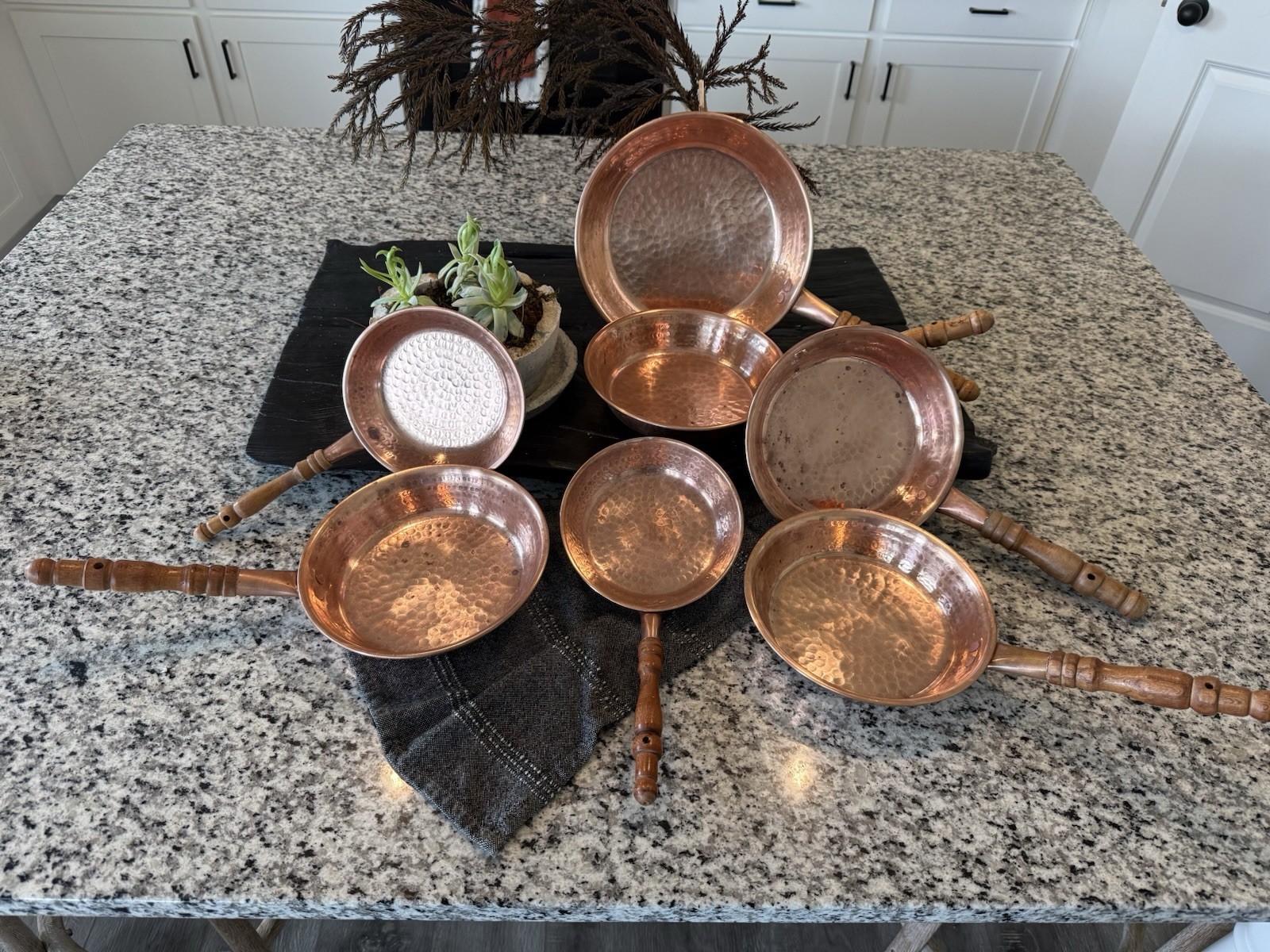 IMMACULATE Vintage Hammered Copper Pans Set Of 7