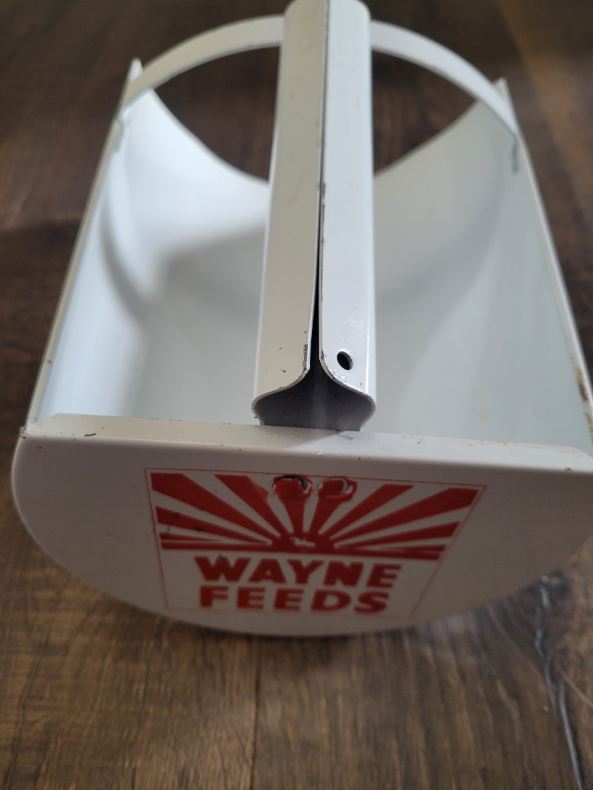 Vintage Rare Red & White Wayne Feeds It Pays to Feed Grain Scoop - Farm Graphics