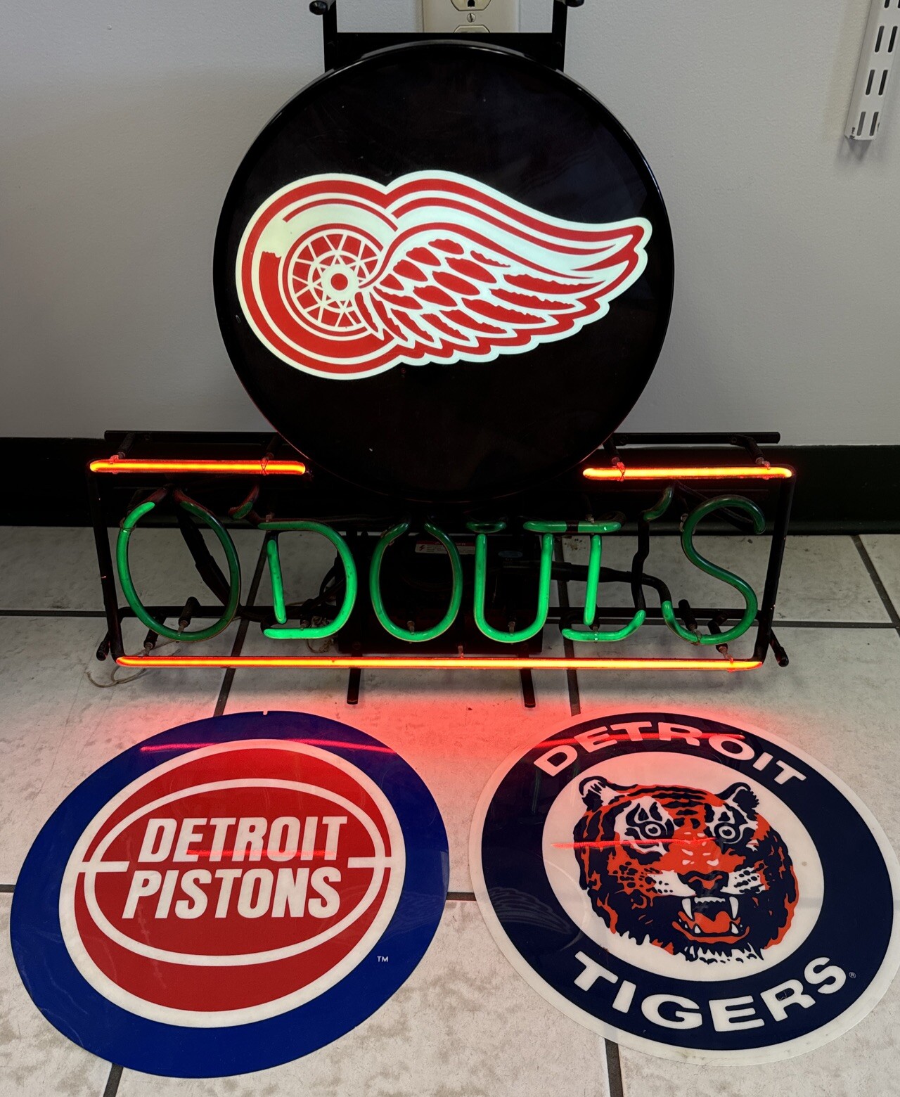 Detroit Red Wings,Pistons, Tigers ￼Authentic ODOULS Neon Sign
