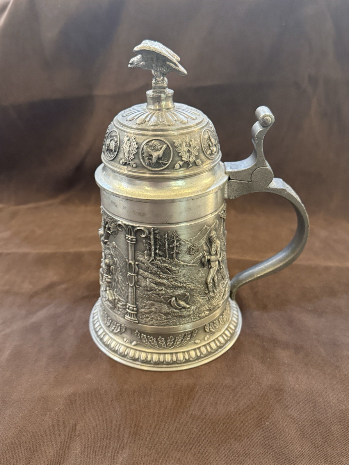 Vintage SKS Zinn 95% Pewter Beer Stein The hunter Scene. Vintage SKS Zinn 95% Pewter Beer Stein The hunter Scene.