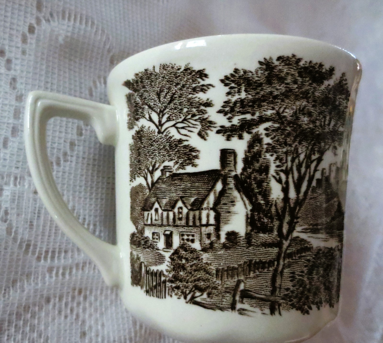 BLACK Transferware CUP Vintage MUG JC Meakin Castle Coach Horses Scenic ENGLAND