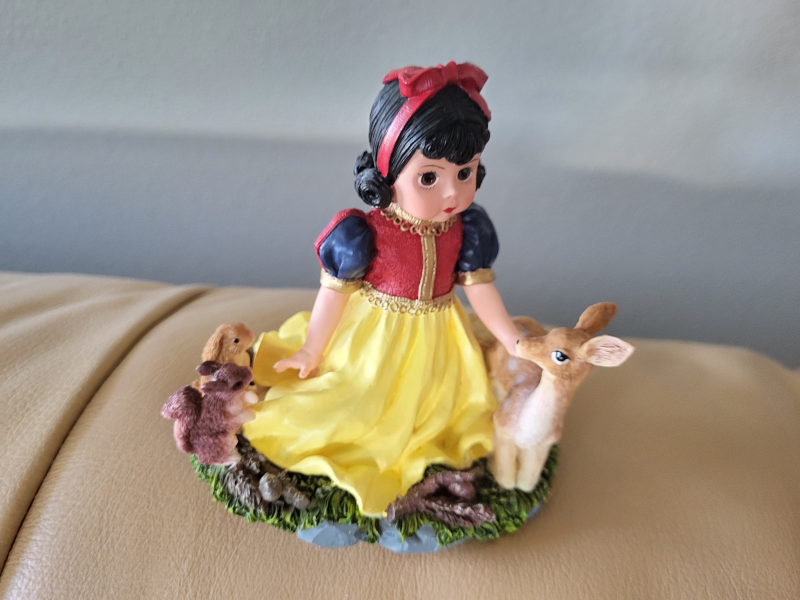 Madame Alexander Snow White Figurine 1999 Classic Collectibles LE