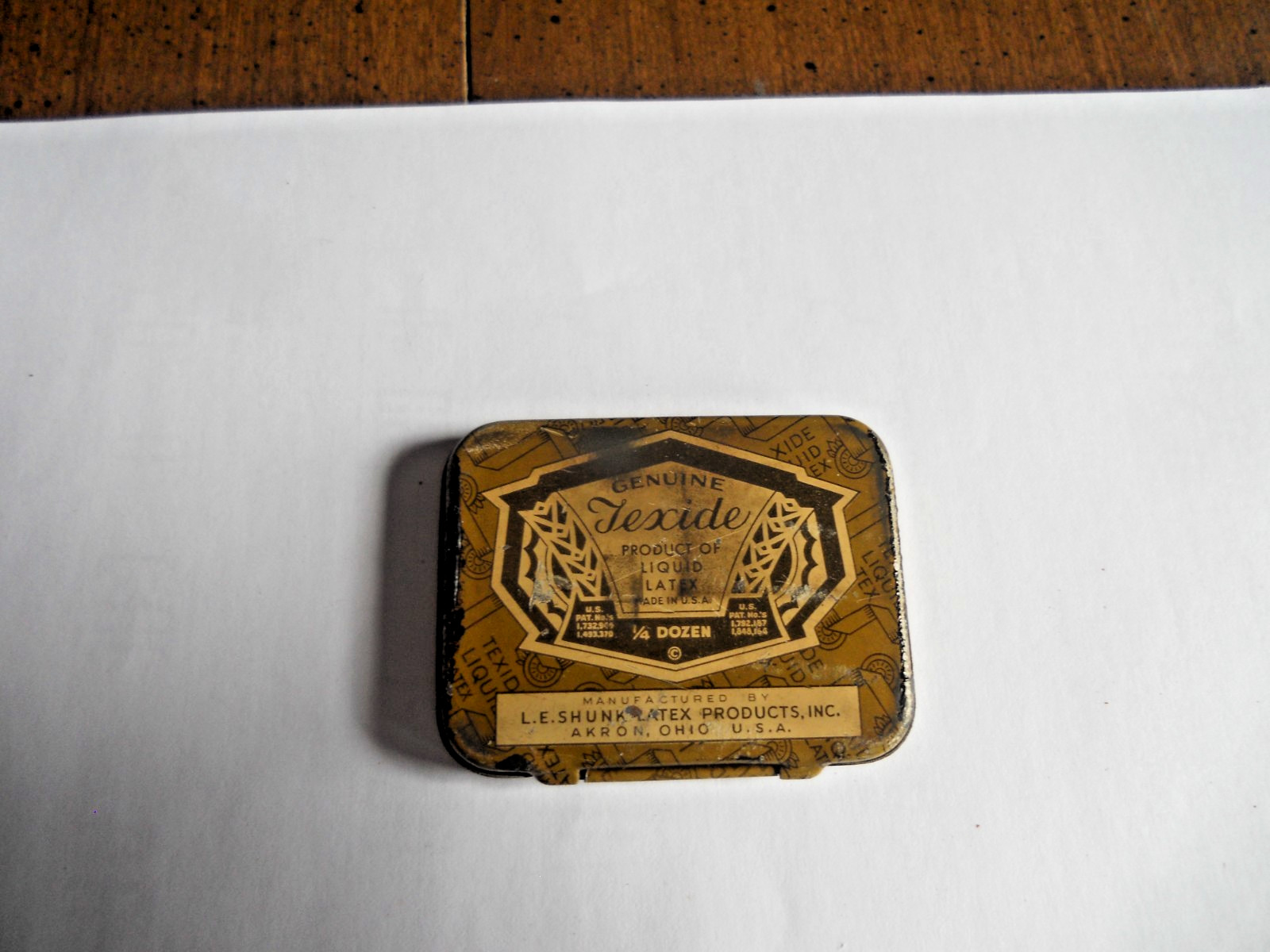 1931 Vintage Texide Condom Tin – Workers Harvesting Latex