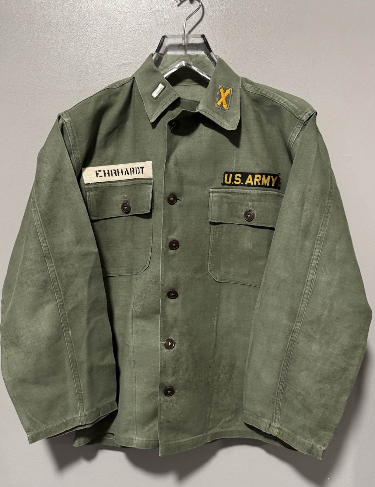 Vintage 1950s 60s US Army OG-107 Field Artillery Utility Shirt Named Insignia
