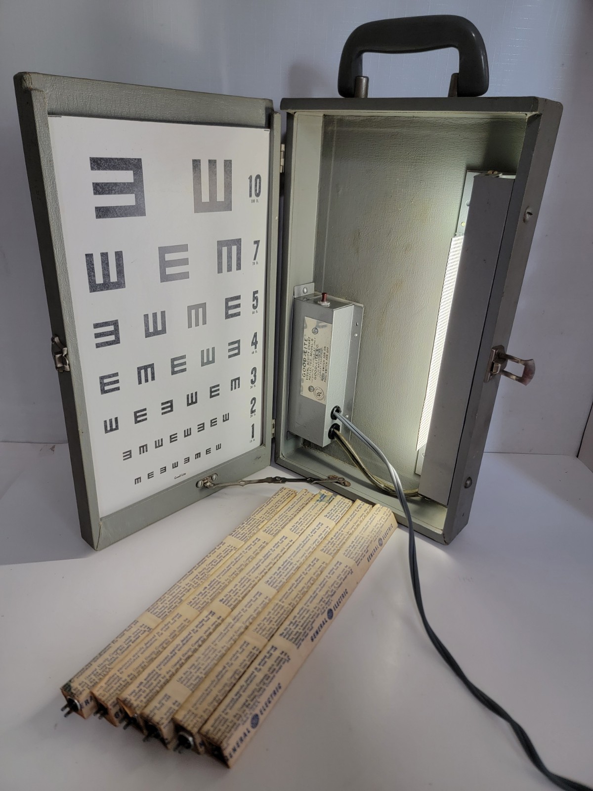 Vintage Good-Lite Visual Acuity Chart Reflective Model B in Portable Case