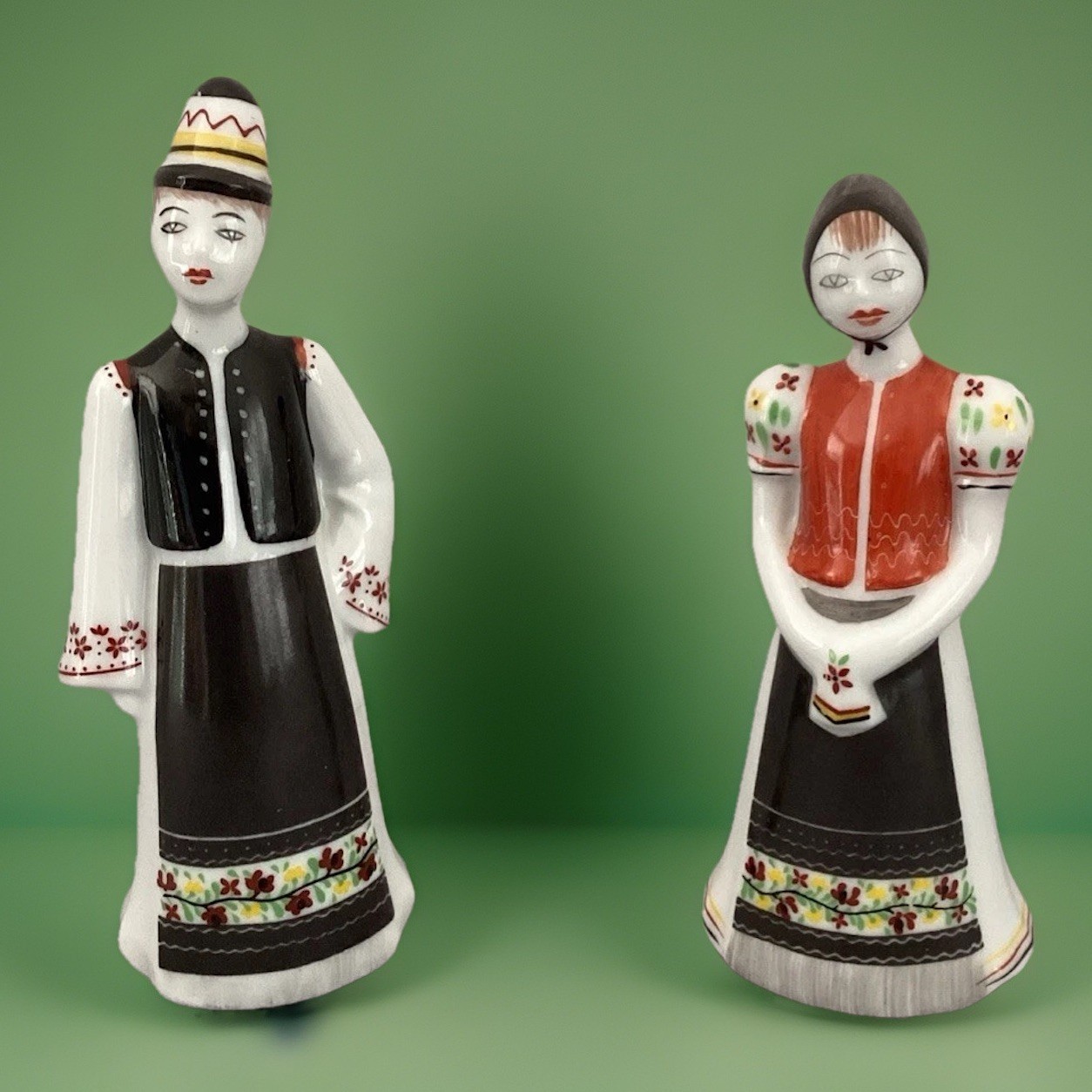 Vtg PORCELAIN STATUES HOLLOHAZA HAND PAINTED FIGURINES MID CENTURY DESIGN (2)