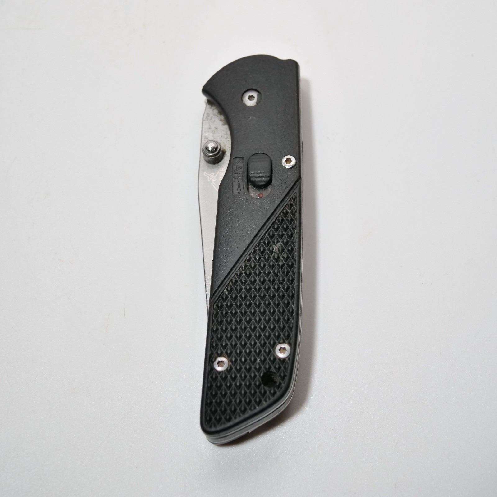 Gerber Vallotton Assisted Pocket Knife Partially Serrated Button Lock Back Nice