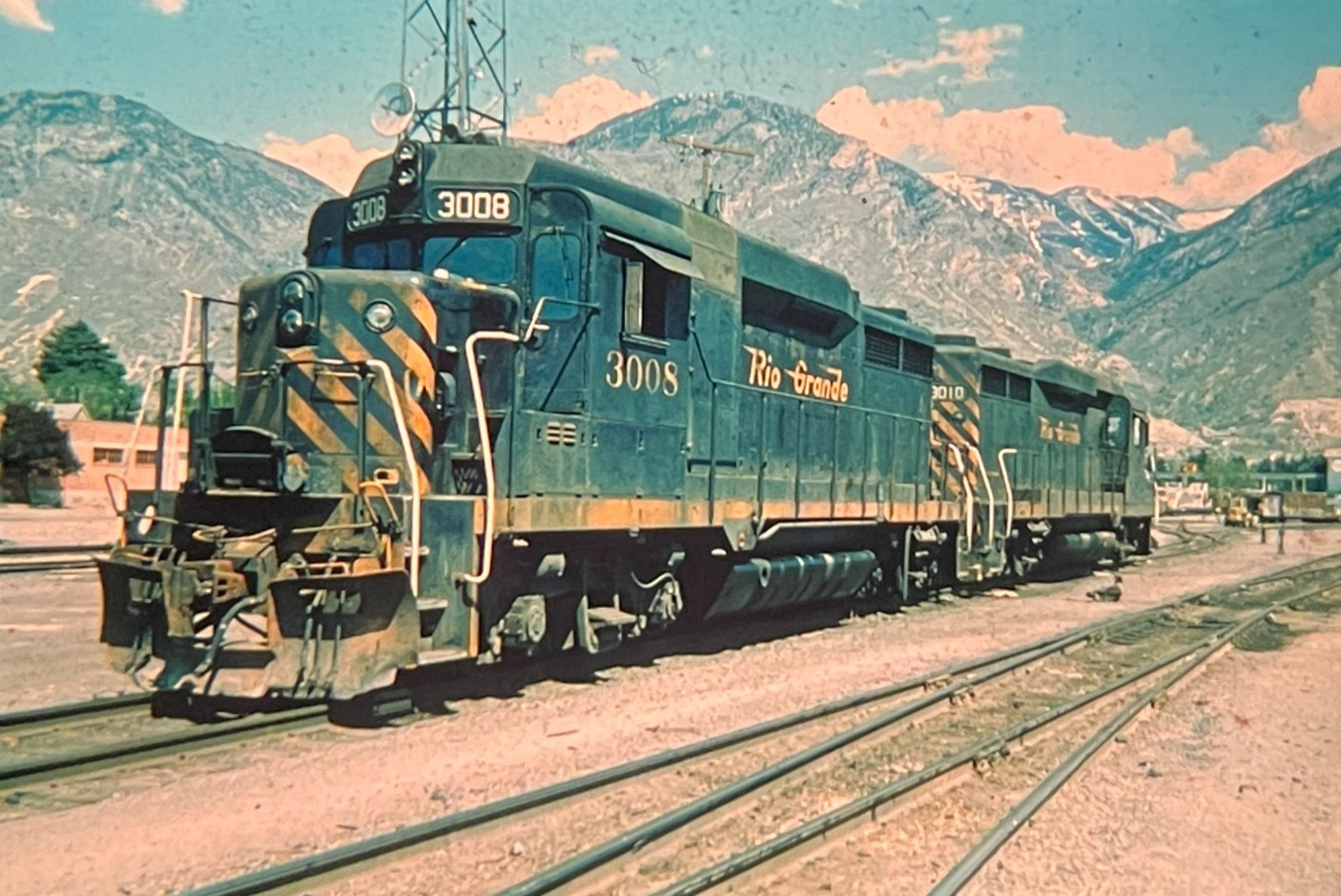 Rio Grande Railroad GP30 Locomotive #3008 - Provo, Utah Original 35mm Slide Rio Grande Railroad GP30 Locomotive #3008 - Provo, Utah Original 35mm Slide