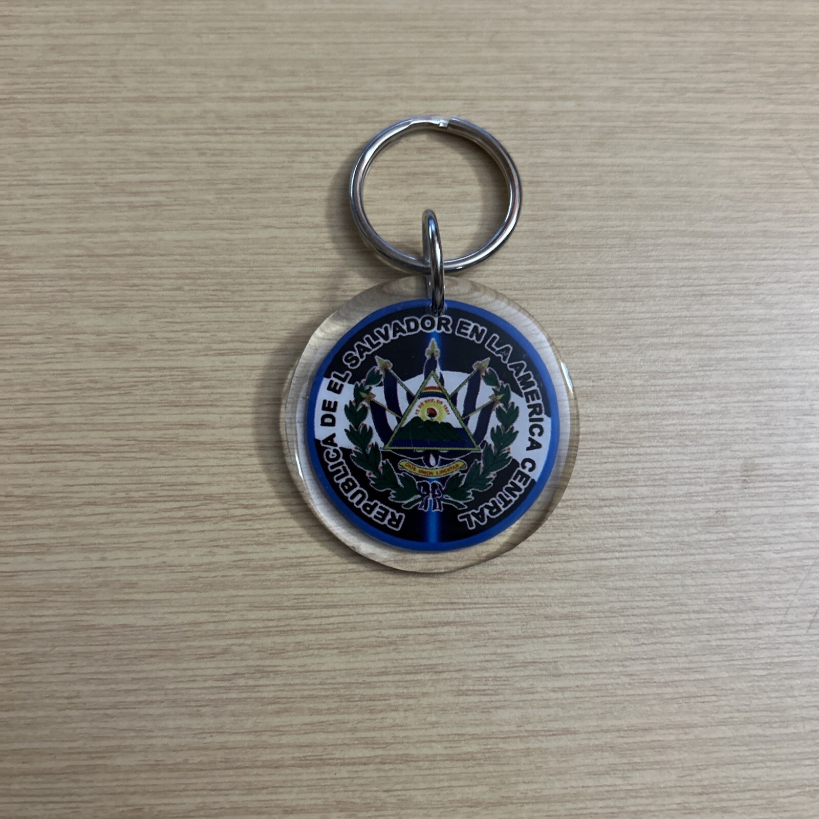 El Salvador Llavero #18 Hecho a Mano Handmade ESCUDO NACIONAL