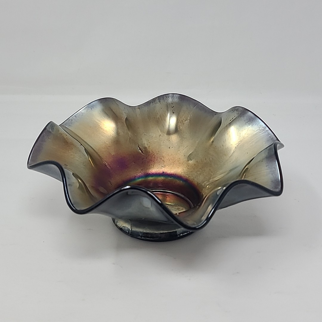Antique 1909 Dugan Daisy Dear Amethyst Carnival Glass Bowl