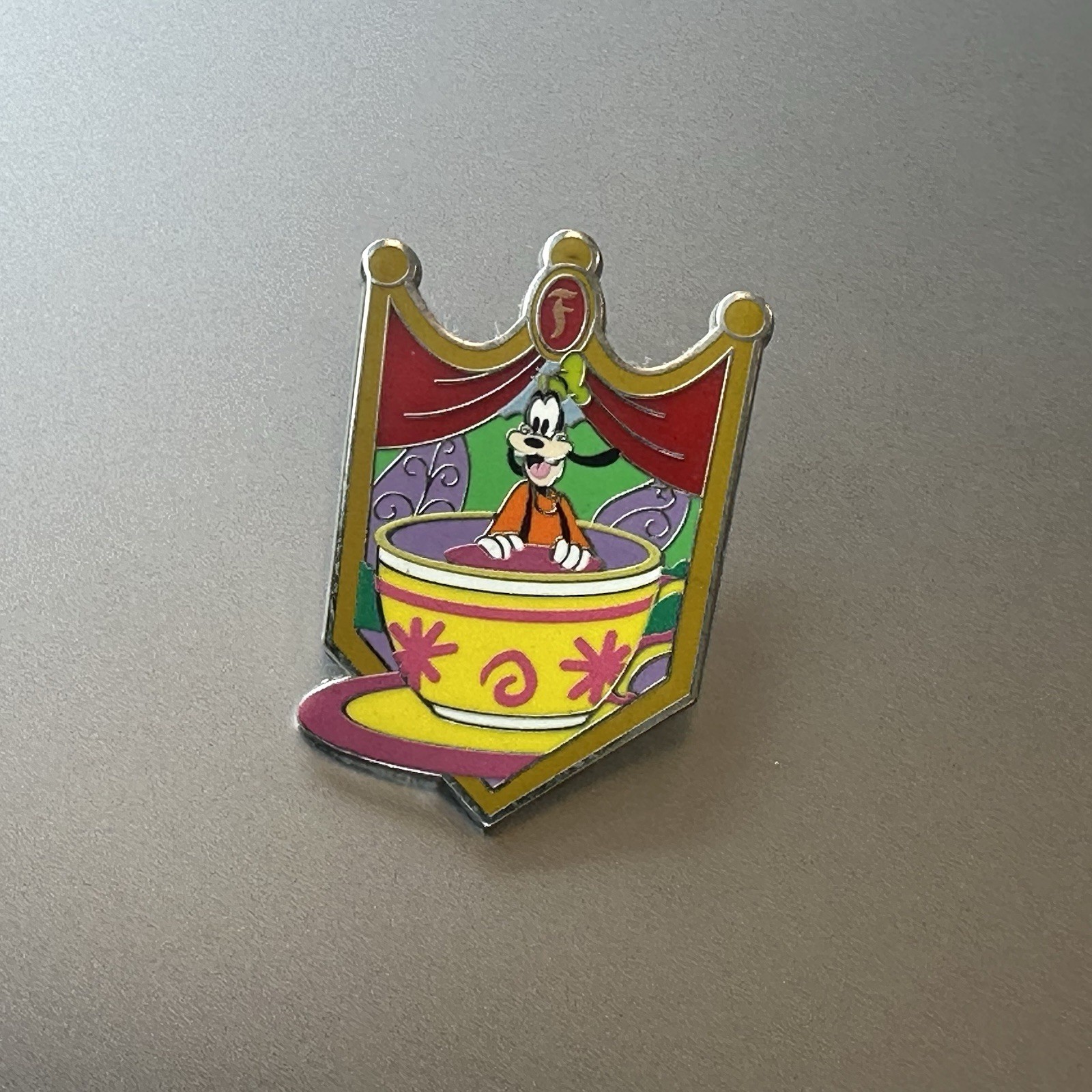 2024 Disney Parks Disneyland Fantasyland Mystery Pin Goofy Teacups Pin F1