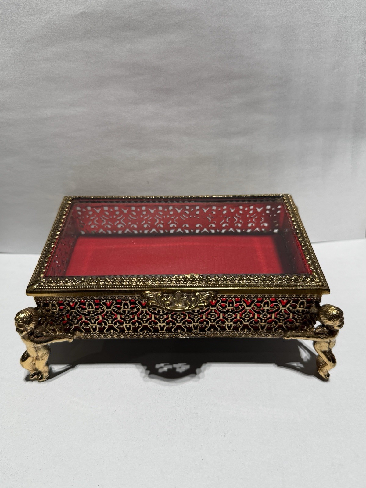 VINTAGE MELE JAPAN CHERUB FOOTED GOLDFILIGREE TRINKET JEWELRYBOX W/GLASS TOP