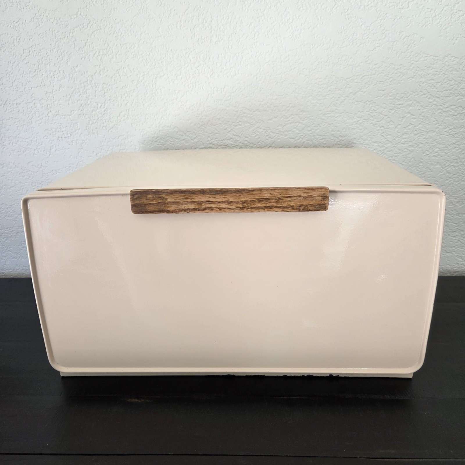 Vintage Pink Lincoln Beauty Ware Metal Bread Box MCM Grannycore Grandmillennial Vintage Pink Lincoln Beauty Ware Metal Bread Box MCM Grannycore Grandmillennial