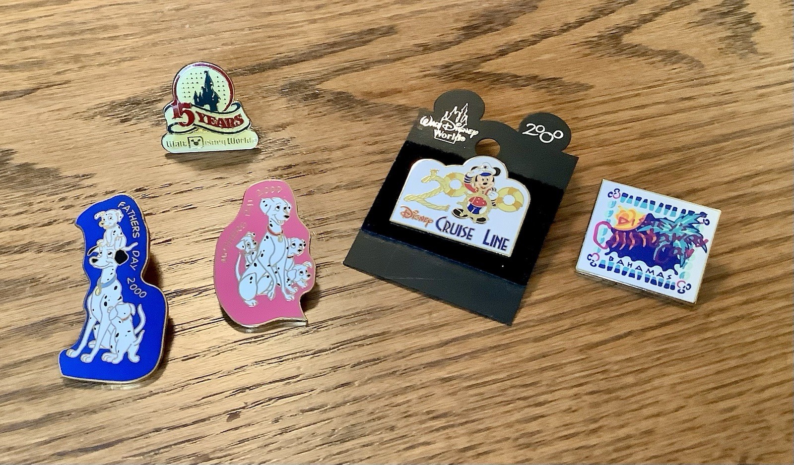 5 Disney Pins - Mothers Day Fathers Day 2000
