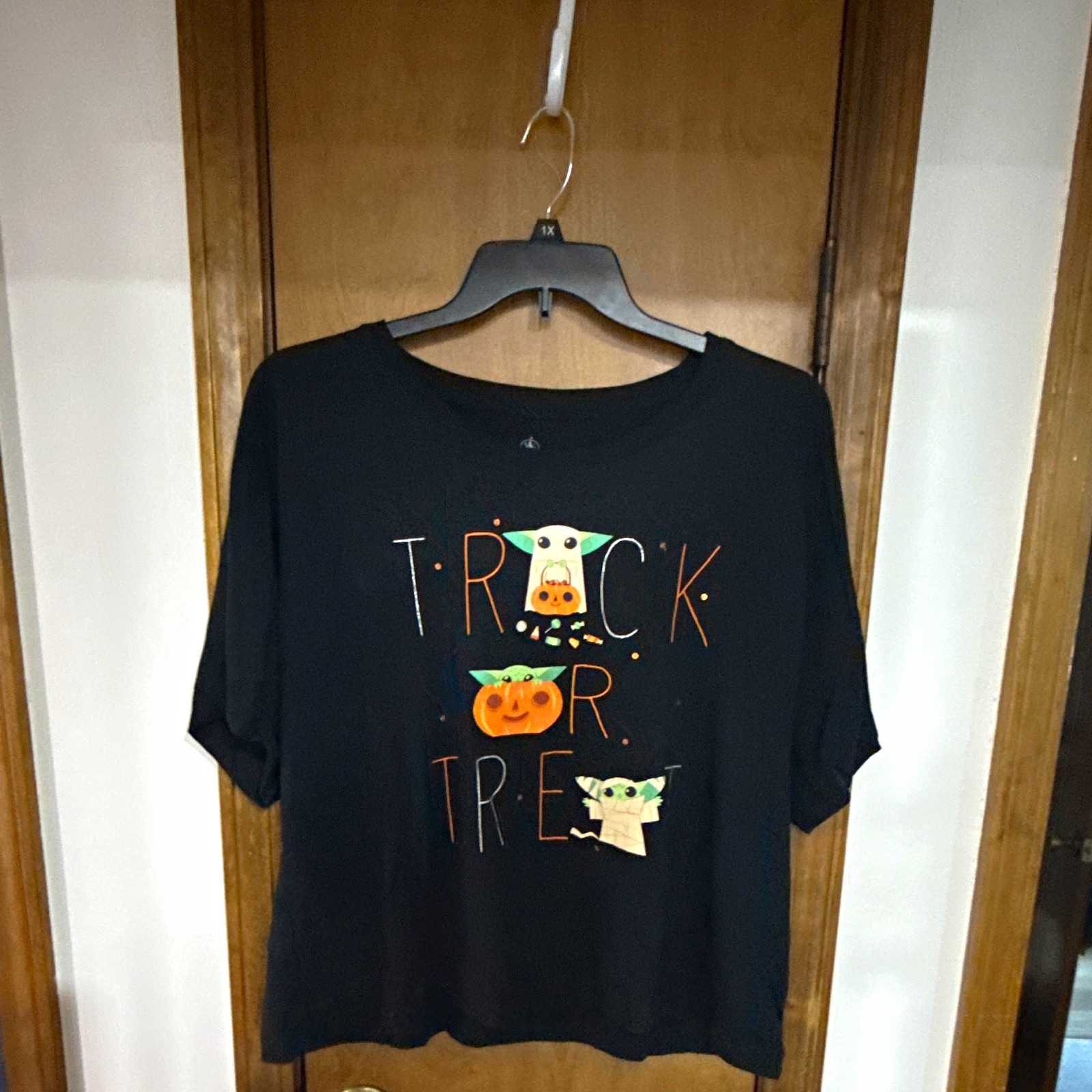 Disney Halloween Trick or Treat Graphic Black T-Shirt Adult Unisex XL
