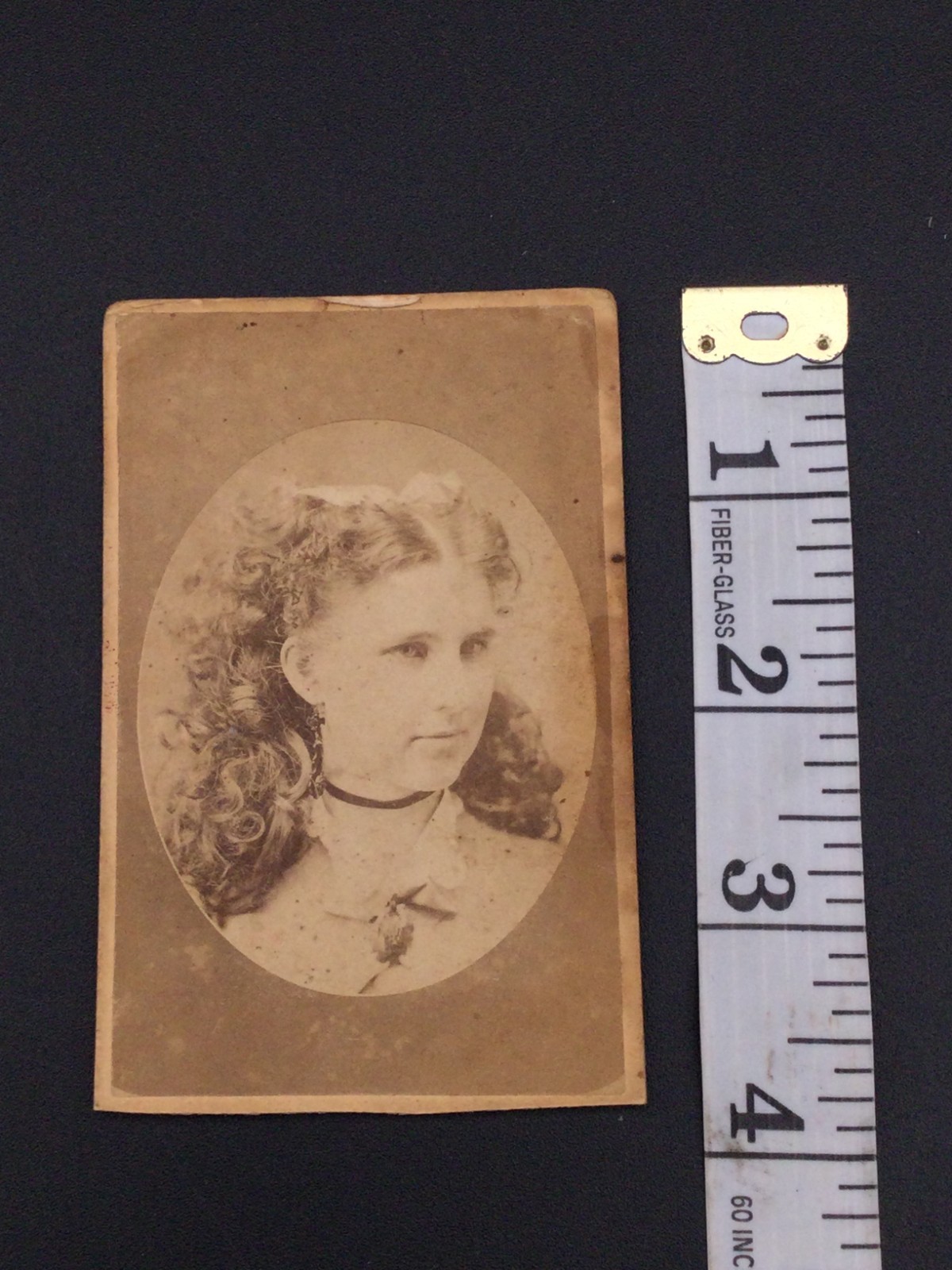 Antique Victorian CDV Young Woman Portrait E.E. Henry Studio Leavenworth Kansas 
