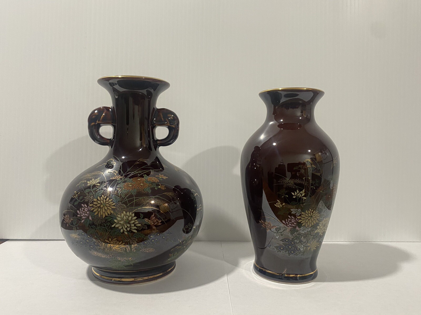 2 small hand painted japanese vases vintage