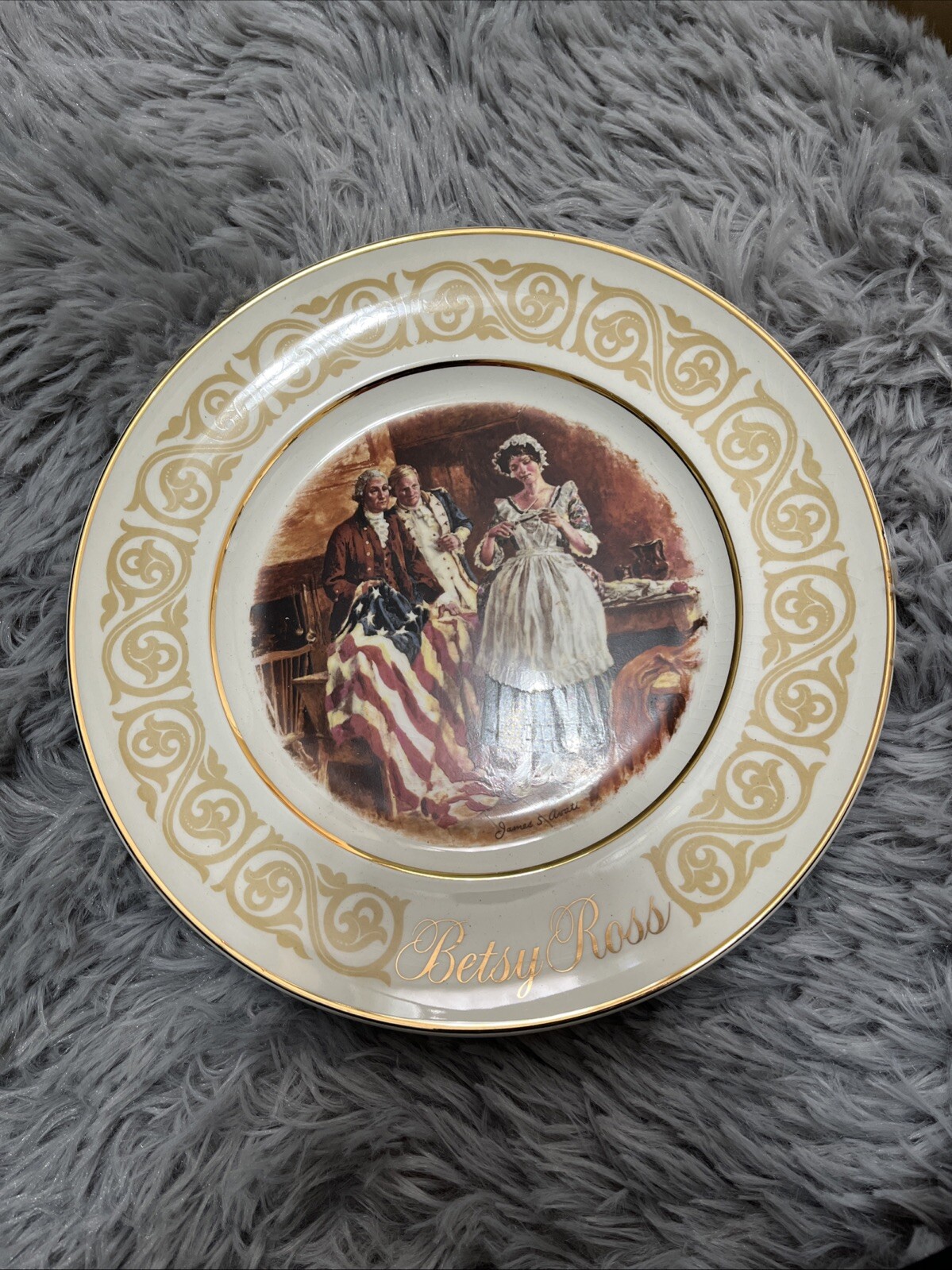 Avon Betsy Ross Plate, 1973 - 77 original box, old new stock