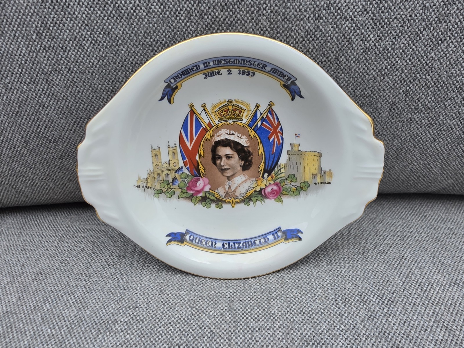 VINTAGE June 2 1953 Queen Elizabeth II Small Trinket Dish Coronation by Aynsley VINTAGE June 2 1953 Queen Elizabeth II Small Trinket Dish Coronation by Aynsley