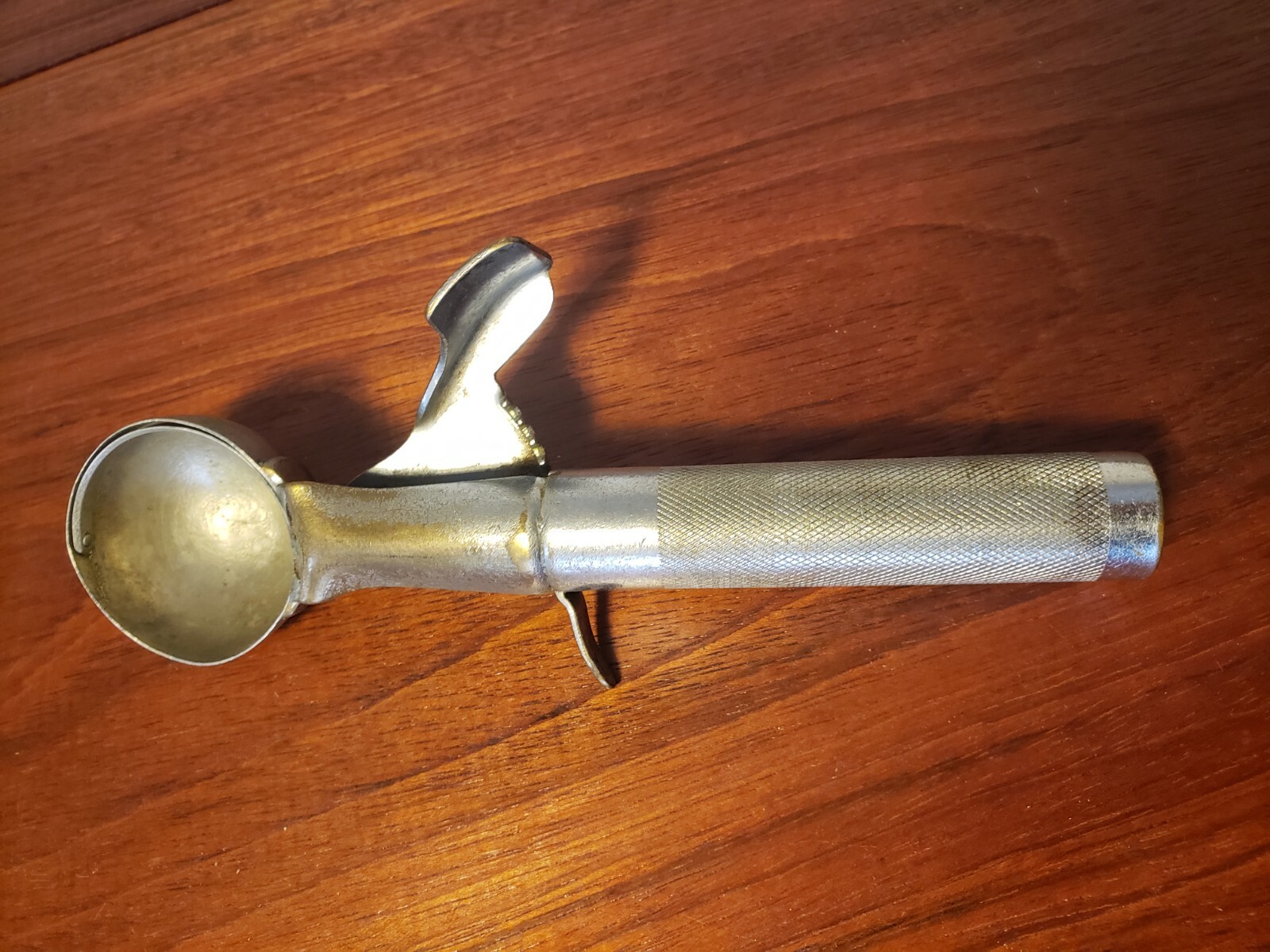 Vintage Ice cream scoop, Myers Deluxe Disher, ca. 1930s